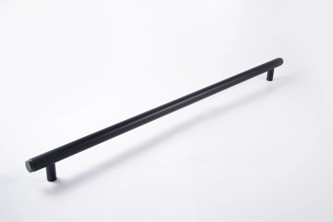 Rumi Architectural Hardware Australia | Kasuma Door Pull - Matte Black