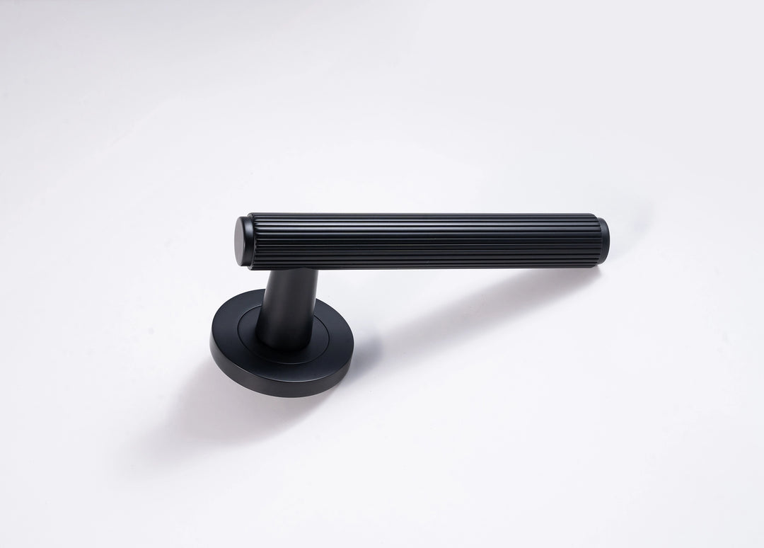 Kasuma Lever Handle - Matte Black