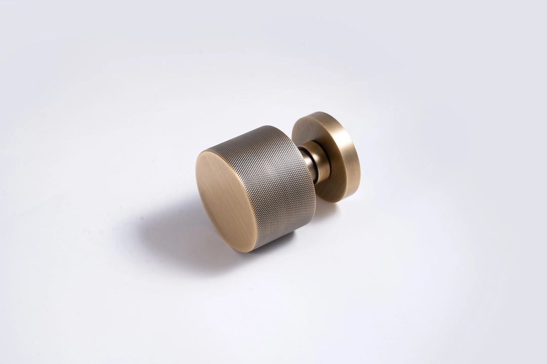 Max Door Knob - Brushed Brass