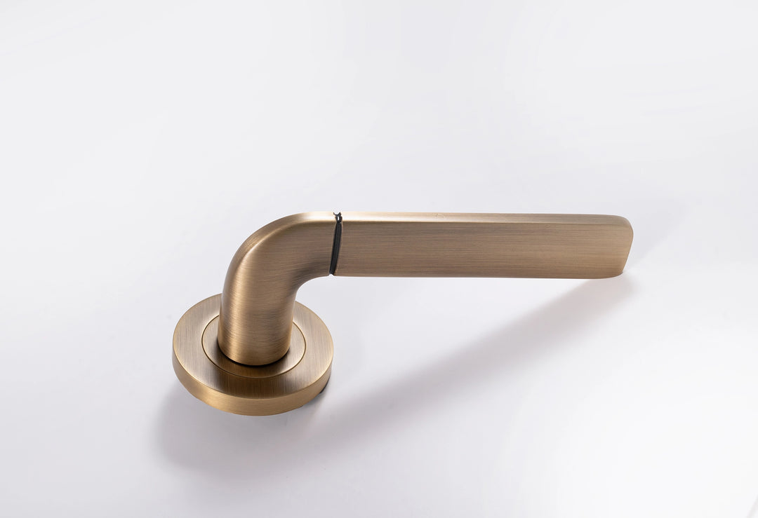 Rumi Lever Handle - Brushed Brass