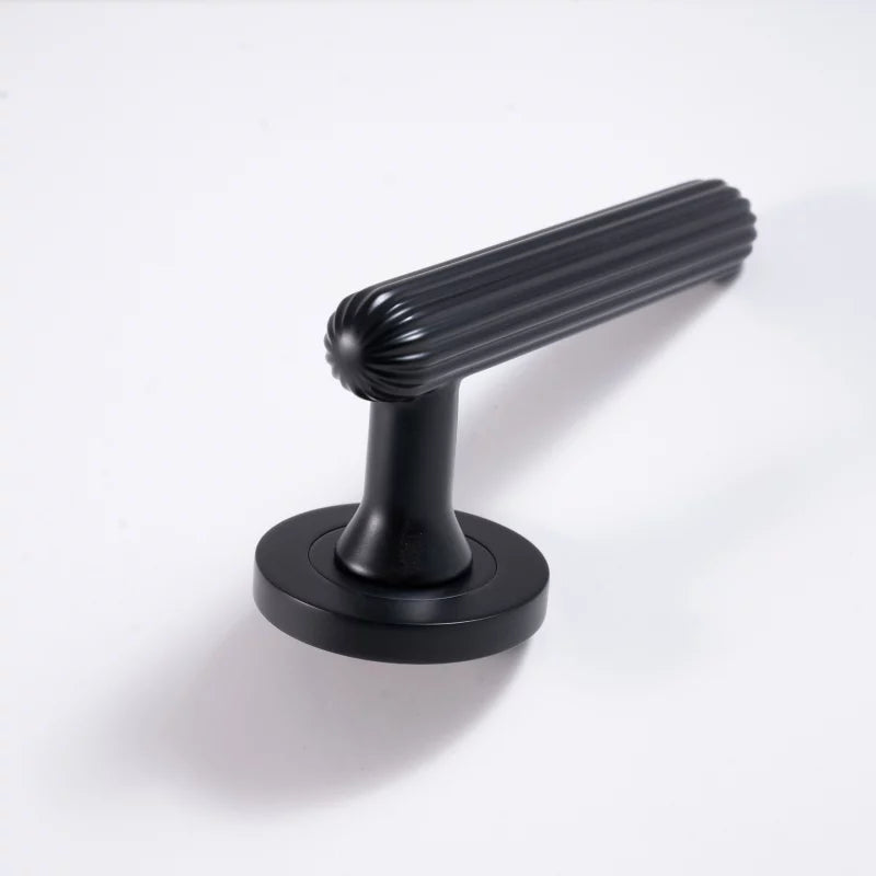 Zaha Lever Handle - Matte Black